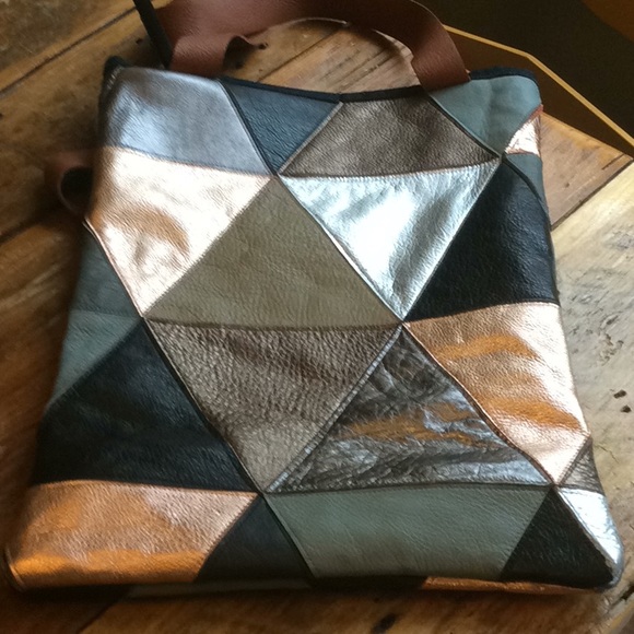 LIRA Patchwork Leather Tote - Picture 7 of 7